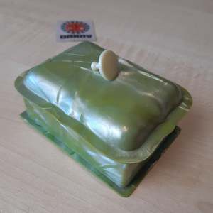 Early 20th Century: Collar Pin Box, Green