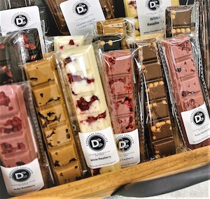 Products: Small Peek-a-boo chocolate bars – dangerous chocolate