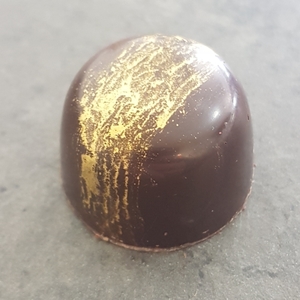 Products: Manuka Honey Caramel - Dangerous Chocolate
