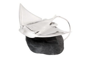 Products: Flying Stingray – Darren Wise Stainless Sculptor www.darrenwise.co.nz