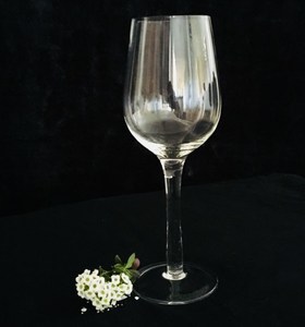 Products: WHITE WINE GLASS each
