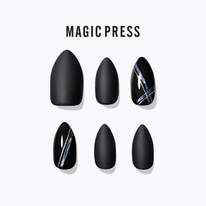 [CRUSH ON YOU] MAGIC PRESS NAIL - BLACK WIDOW