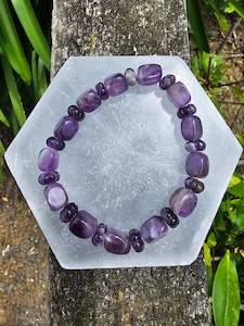 Jewellery: Amethyst | Large Nugget Bead Bracelet