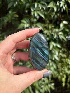 Crystals: Labradorite Palm Stone i