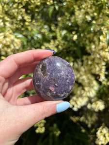 Palmstones: Lepidolite Palm Stone B