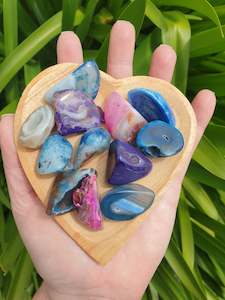 Agate: Coloured Agate Tumbled Stone Medium