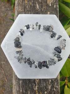 Jewellery: Quartz & Tourmaline Crystal Chip Bracelet 