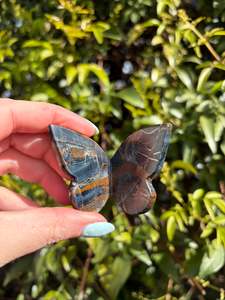 Carved Shapes Animals: Blue Tigers Eye 3D Large Butterfly A