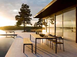 Merckx Maes: Illum Table