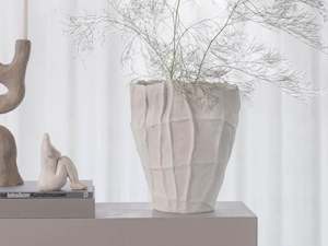 Gifts: Artpiece  Artistic Vase