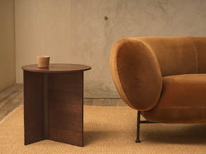 Tolv: Jaunt side table