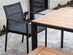 Outdoor Furniture: Nelson dining chair