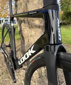 Bikes: LOOK 795 BLADE 2 RS DISC ULTEGRA MEDIUM