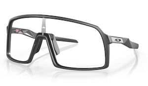 Eyewear: Oakley Sutro Matte Carbon / Clear Photochromic