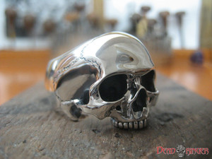 Products: Yorick II Skull Ring deadringerjewelry