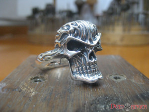 Products: Deadringer Skull Ring deadringerjewelry