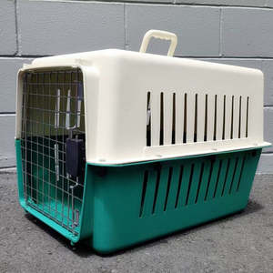 Plastic Pet Cage: Size M 50CM Dog/Cat  Travel Cage/Carrier - GREEN