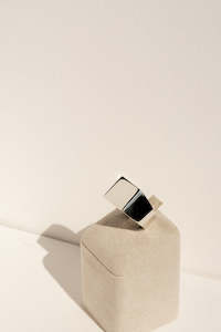 Signet Collection: Grande Square Signet