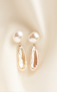 Pearl Collection: Bouton Allongée Pearl Earrings