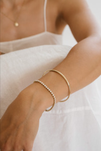 Fine Lines Collection: Ronde Gold Bangle