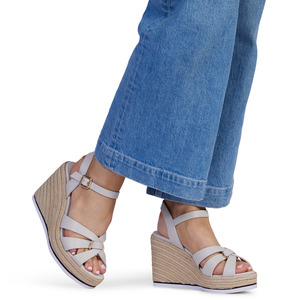 Kathryn Wilson: Kathryn Wilson Griselda Wedge