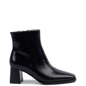 Kathryn Wilson: Kathryn Wilson Bryant Boot