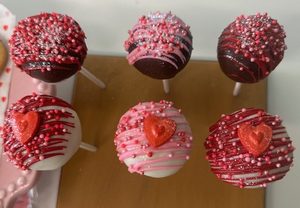 Valentines Cake Pops (6) - Delish Cupcakes