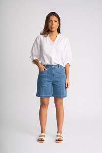Shorts: Raven Short