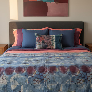 Bedlinen 1: Half Kantha Dohar Quilt - Blue Moons / Blue Iris - One of a Kind