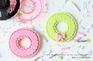 Small Wreath Embossed Stamp & Cutter