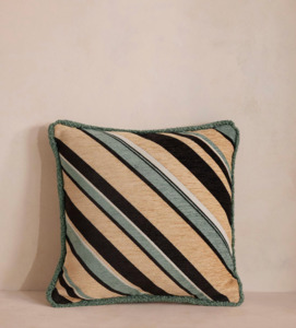 CLEVE SQUARE CUSHION