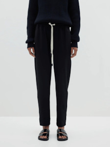 Stretch Twill Tapered Pant in Black