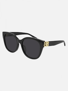 Sunglasses: Dynasty Cat Sunglasses in Black