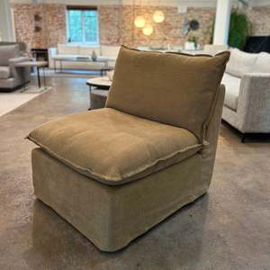 Chairs: Arlo chair