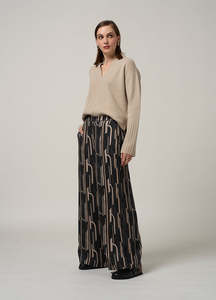 Sweaters: Madly Sweetly Weekender Sweater / MSK2535