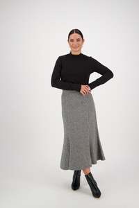 Vassalli Mid Length Fluted Skirt / 7055W
