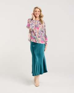 Tops: Blackstone Peggy Lace Trim Raglan Top / BWJ222