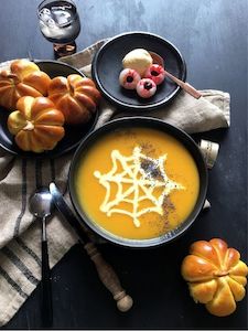 Vegetarian: Halloween Pumpkin Buns