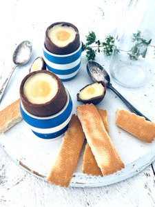 Easter: Cheesecake Filled Chocolate Easter Eggs