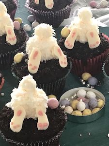 Easter: Bunny Butt Cupcakes