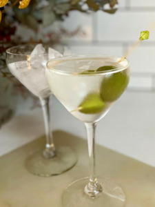 Drinks: Dry Martini