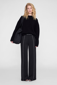 Bottoms: Sari Jogger Black