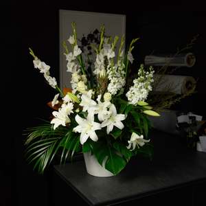 Frontpage: Urn Arrangement
