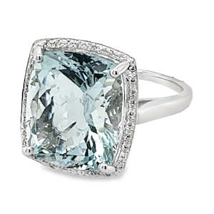 18ct White Gold Cushion Cut Aquamarine & Diamond Halo Ring A=8.18ct DI=0.10ct