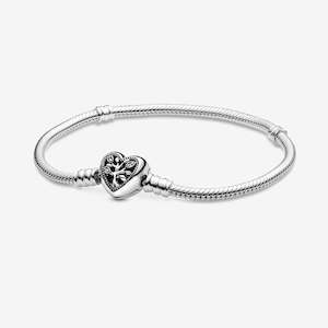 Pandora Moments Silver Bracelet w Family Tree Heart Clasp