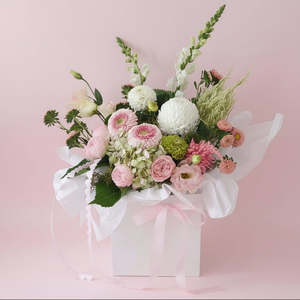 Mothers Day: The Blush Mum Bloom Bag