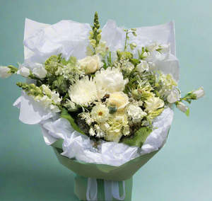 Mothers Day: Gorgeous White's Mother's Day Bouquet