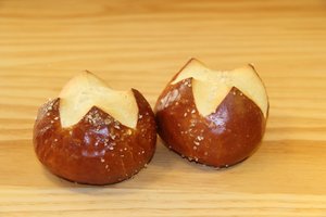 Products: Bretzel roll