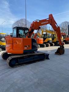 EXCAVATOR: HITACHI ZX75UR-5B 7.5 TON EXCAVATOR