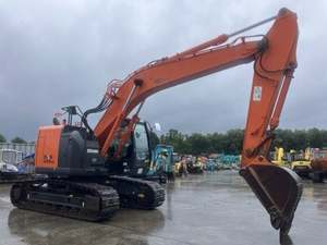 Excavators: Hitachi ZX225US Digger 23 ton
